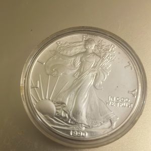 THE 1990 SILVER EAGLE